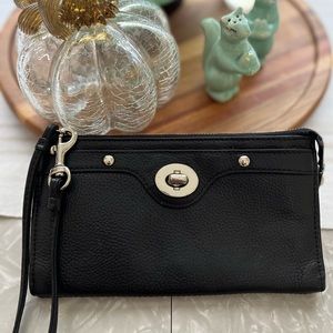 Coach black leather turnlock wristlet wallet clutch